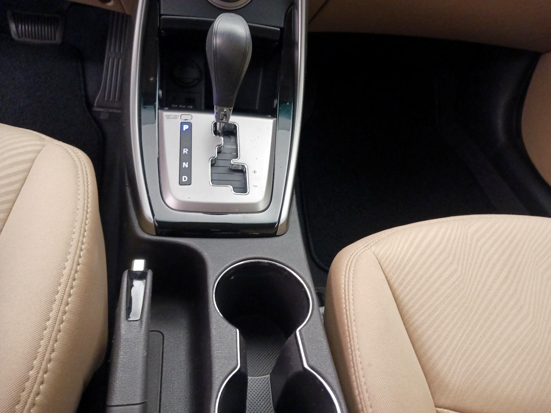 Thumbnail: 2013 Hyundai Elantra - 16