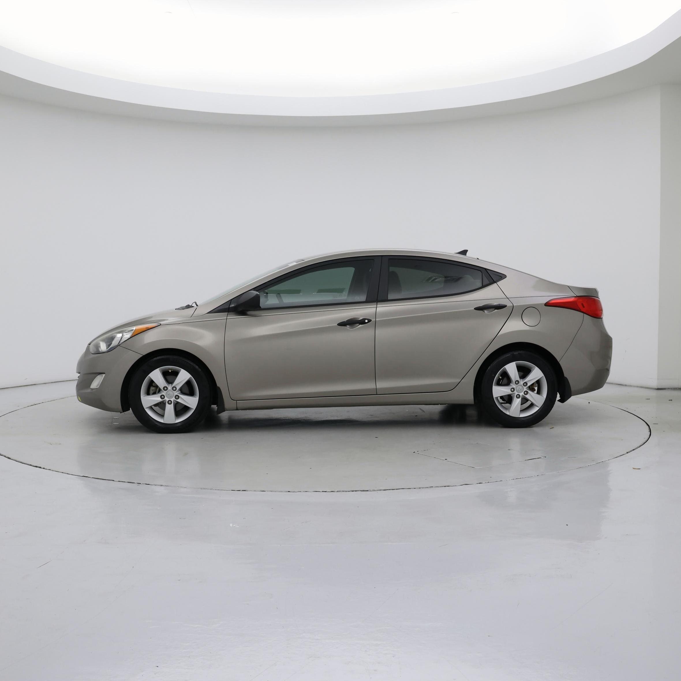 Thumbnail: 2013 Hyundai Elantra - 3