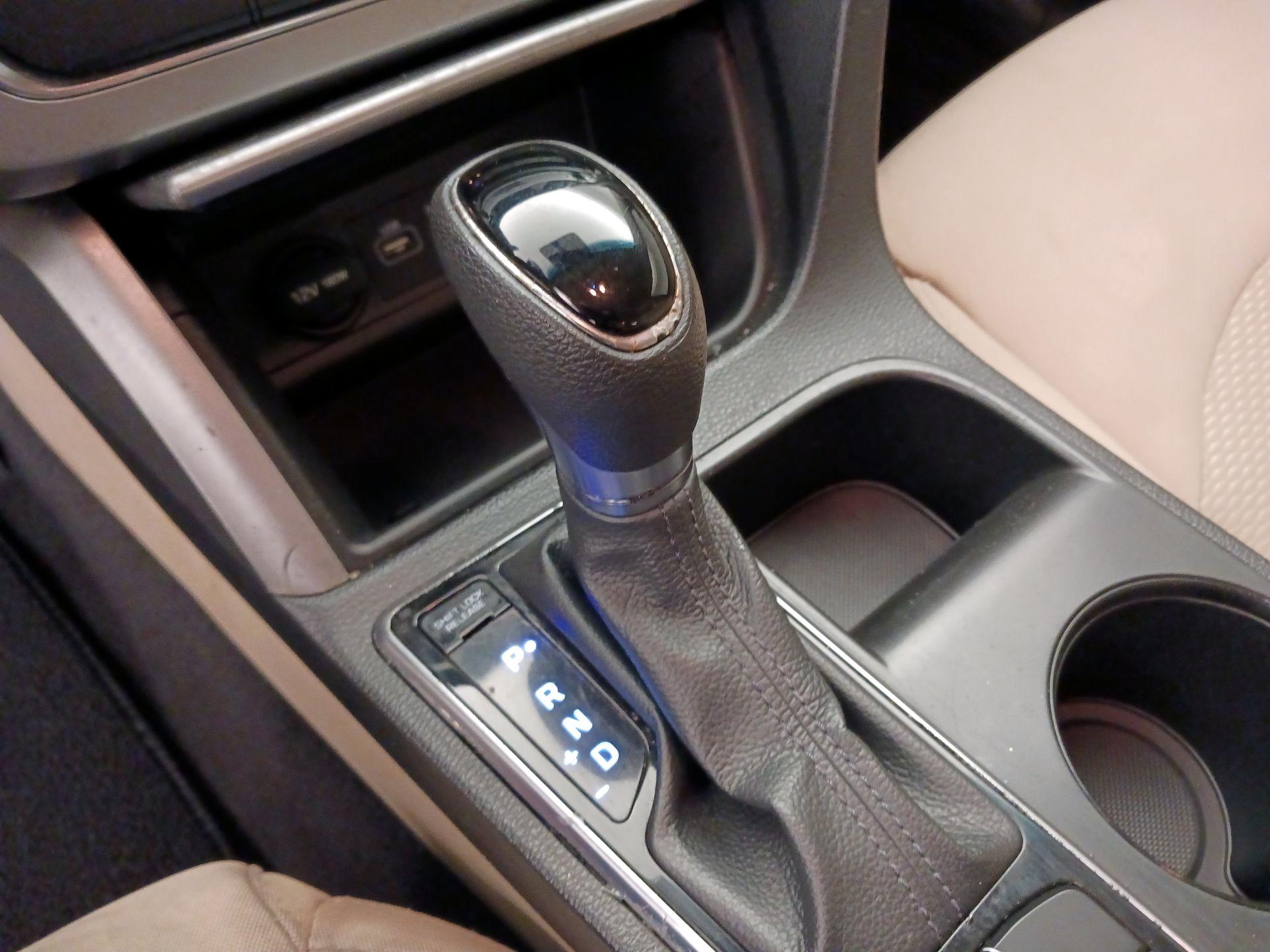 Thumbnail: 2016 Hyundai Sonata - 17