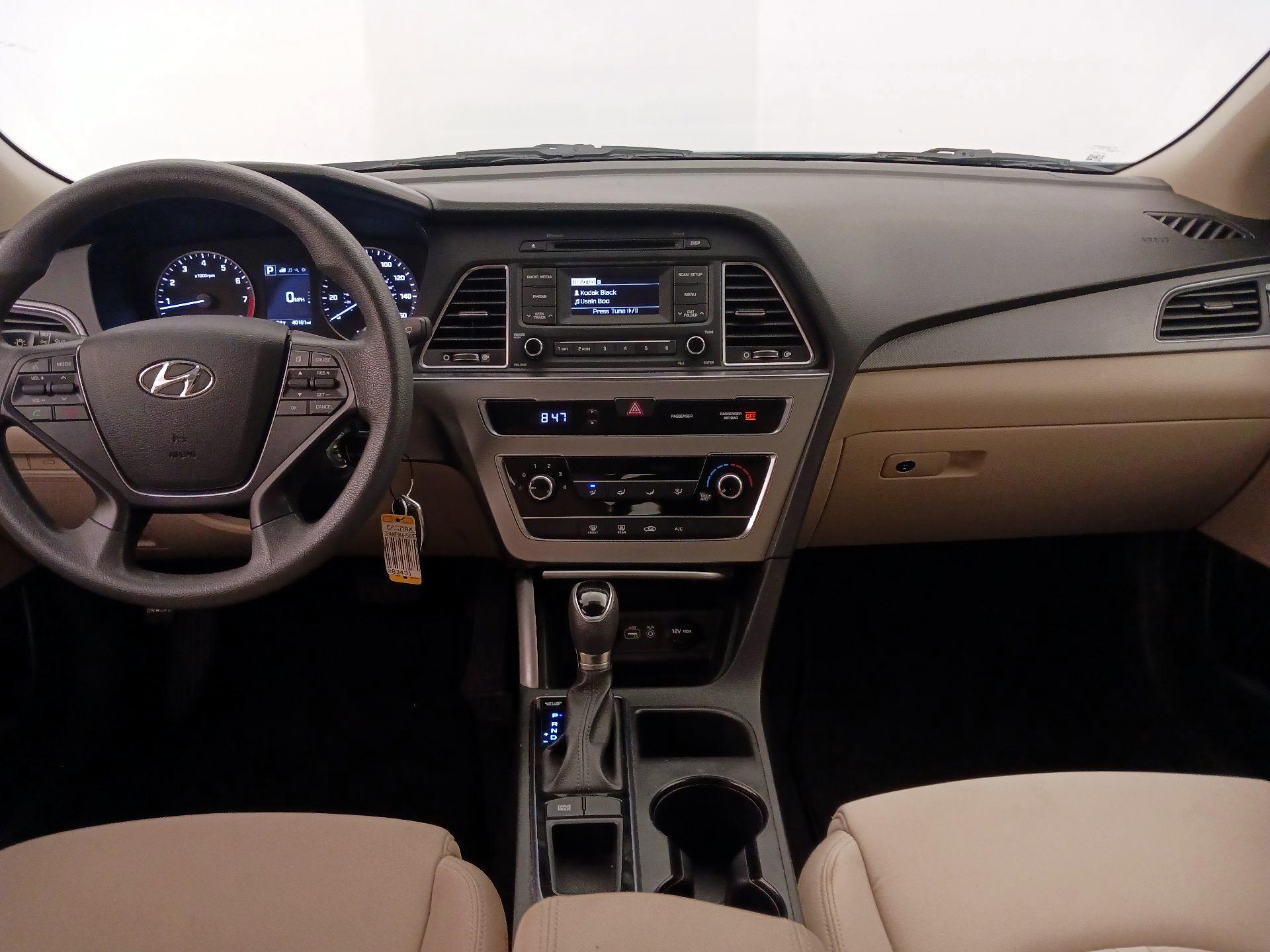 Thumbnail: 2017 Hyundai Sonata - 9