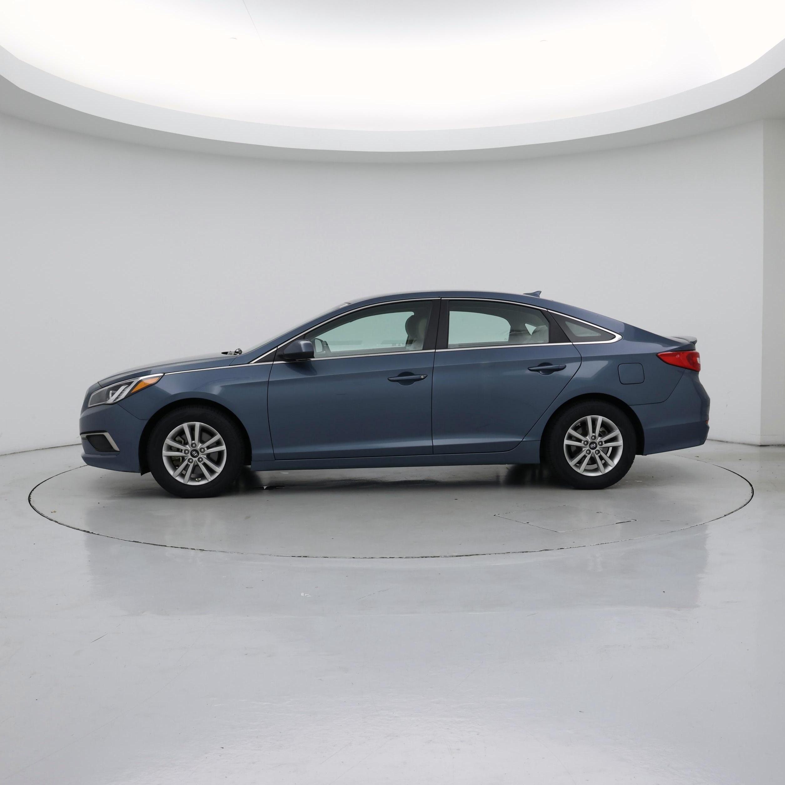 Thumbnail: 2017 Hyundai Sonata - 3