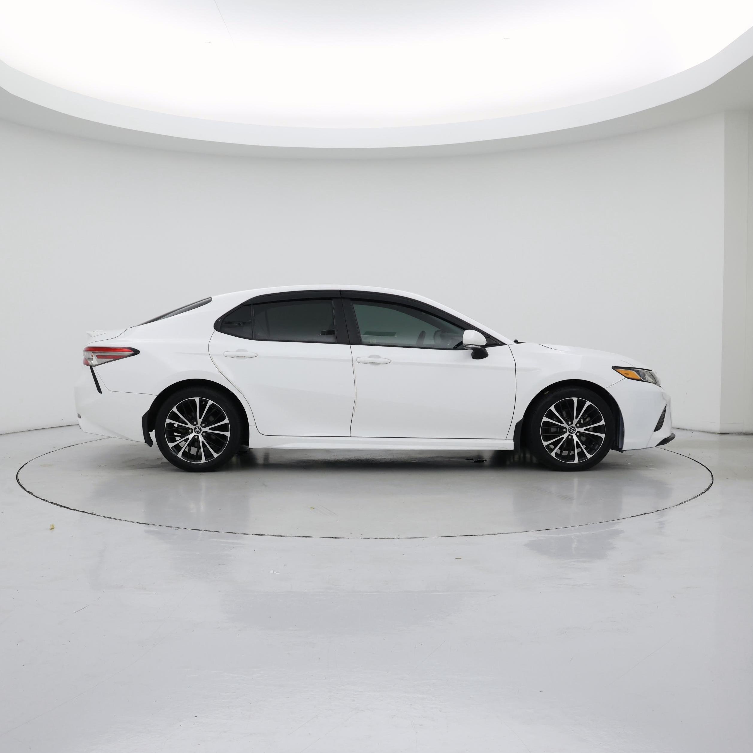 Thumbnail: 2018 Toyota Camry - 7
