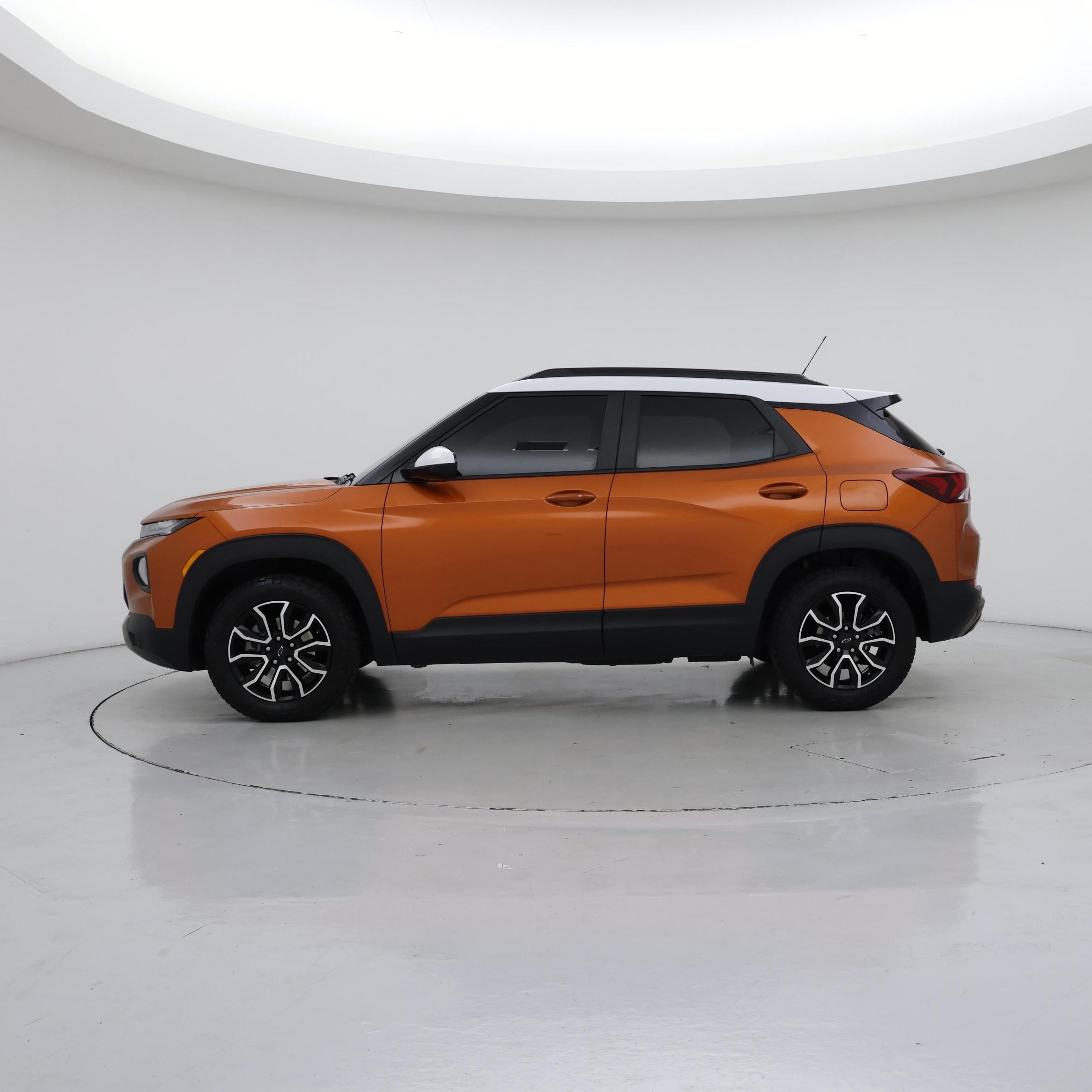 Thumbnail: 2023 Chevrolet TrailBlazer - 3