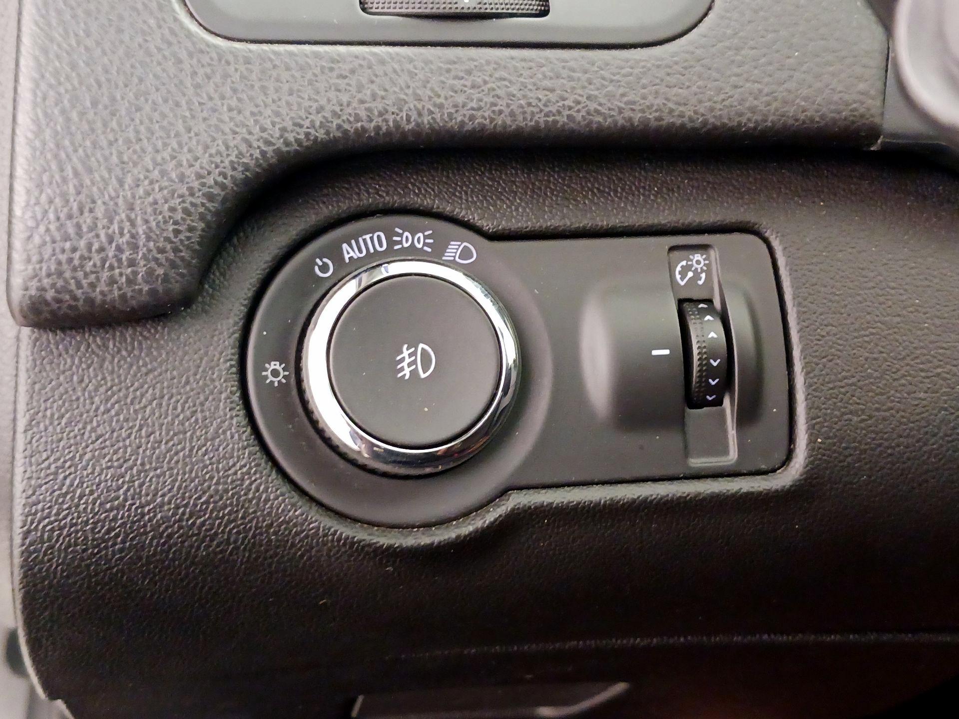 Thumbnail: 2016 Buick Regal - 13