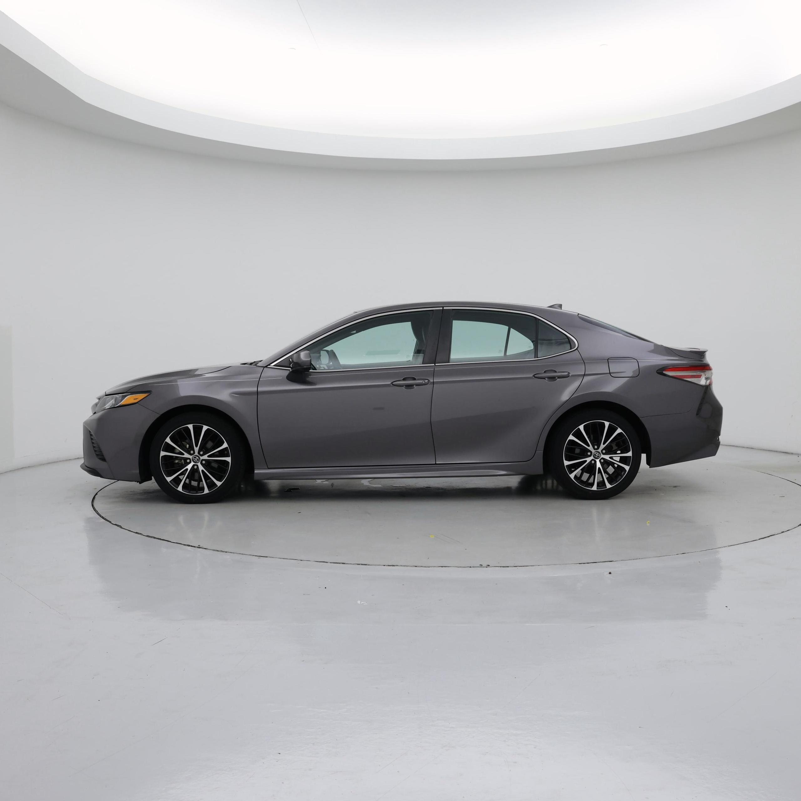 Thumbnail: 2019 Toyota Camry - 3