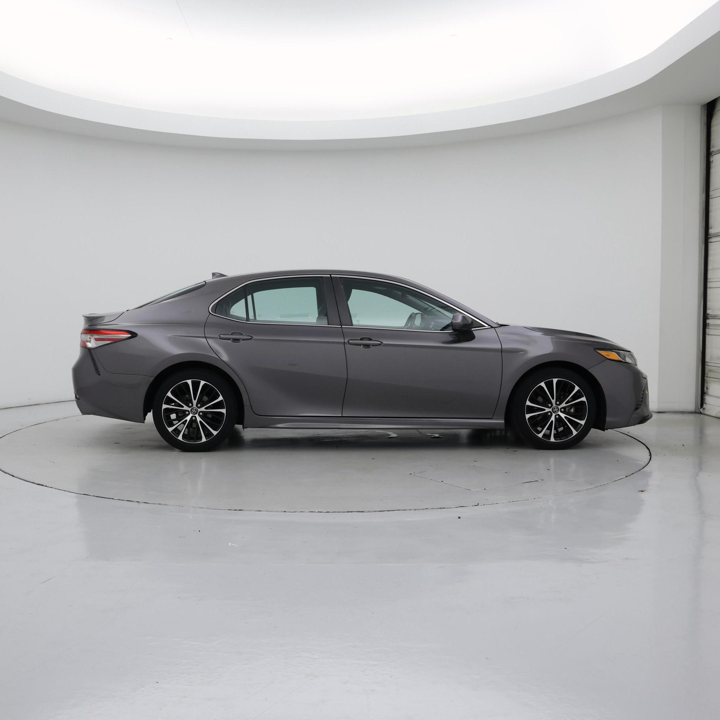 Thumbnail: 2019 Toyota Camry - 7