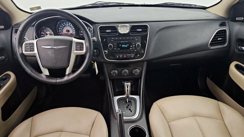 2014 Chrysler 200 Limited 9