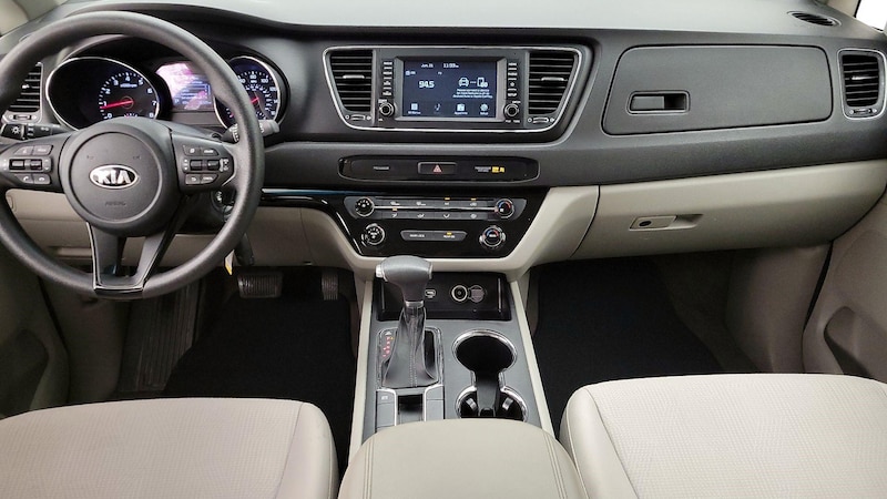 2019 Kia Sedona LX 9