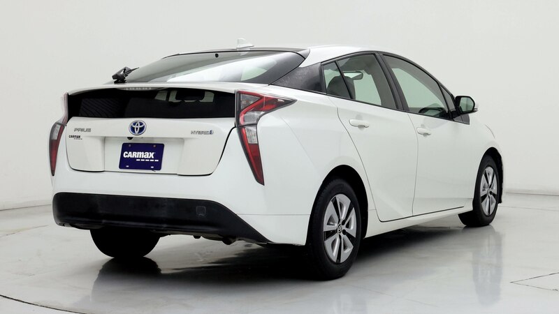 2016 Toyota Prius Three 8