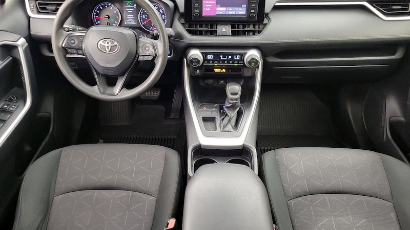 2019 Toyota RAV4 XLE 9