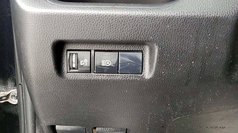 2019 Toyota RAV4 XLE 13