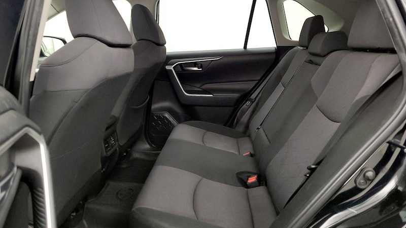 2019 Toyota RAV4 XLE 20