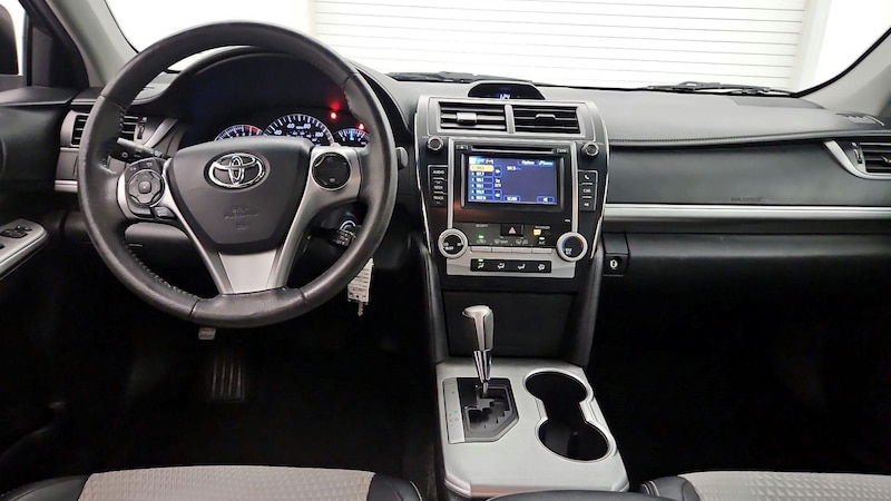 2013 Toyota Camry SE 9