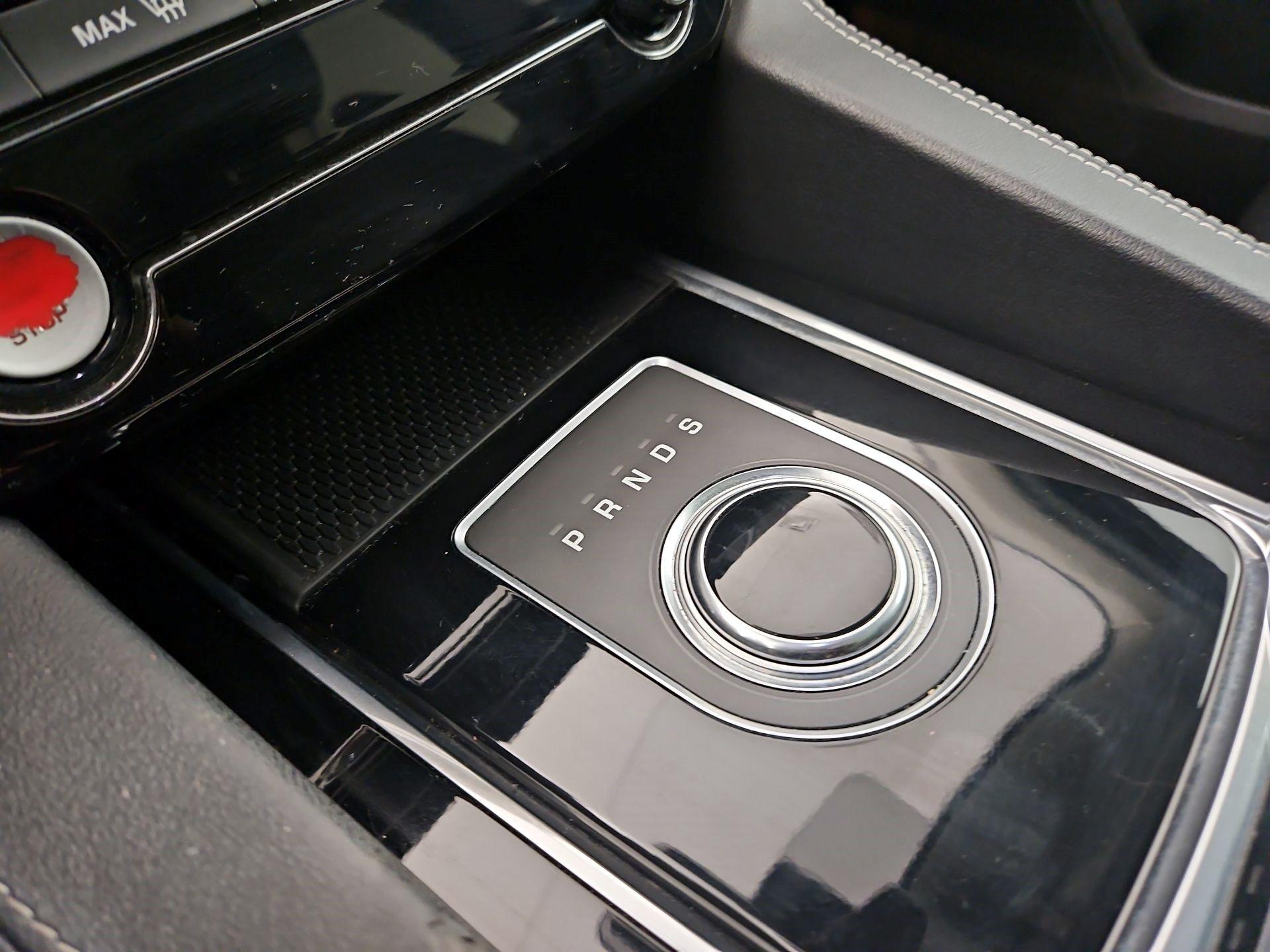 Thumbnail: 2017 Jaguar F-Pace - 15