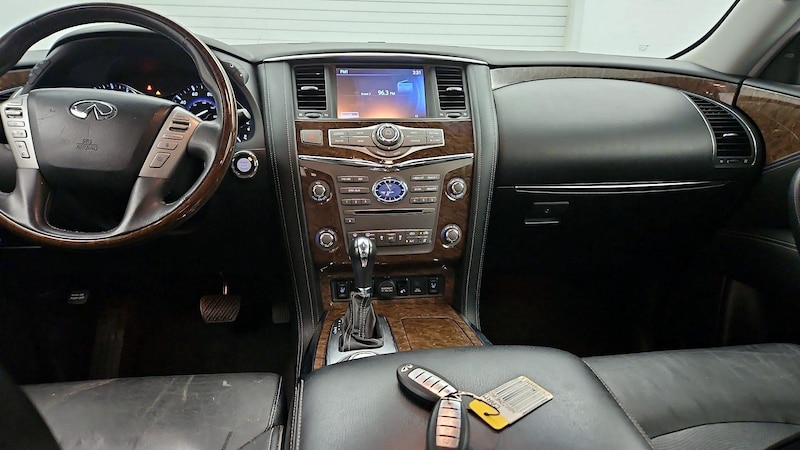 2016 INFINITI QX80  9