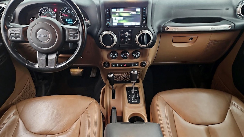 2016 Jeep Wrangler Unlimited Sahara 9