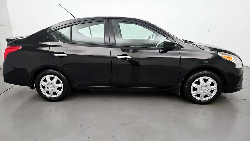 2016 Nissan Versa SV 4