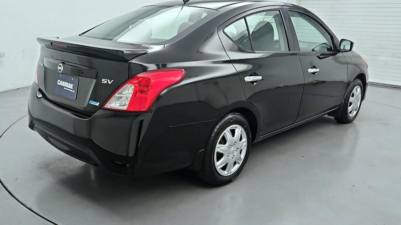 2016 Nissan Versa SV 5