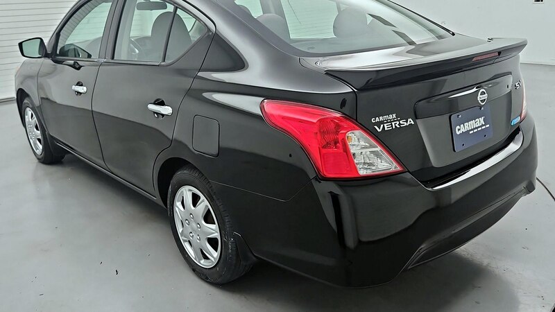 2016 Nissan Versa SV 7