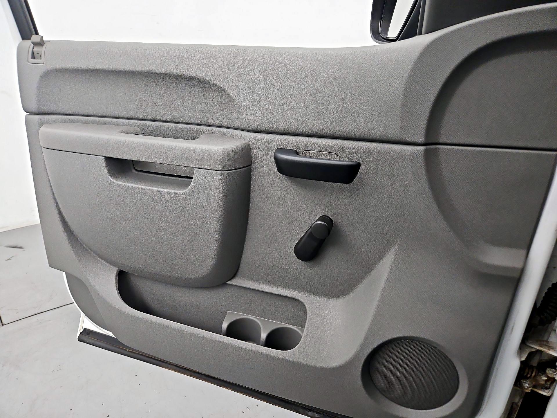 Thumbnail: 2013 Chevrolet Silverado 1500 - 12