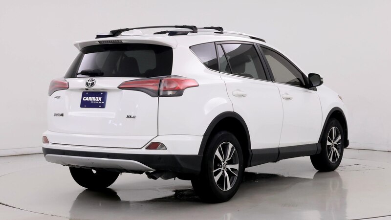 2016 Toyota RAV4 XLE 8