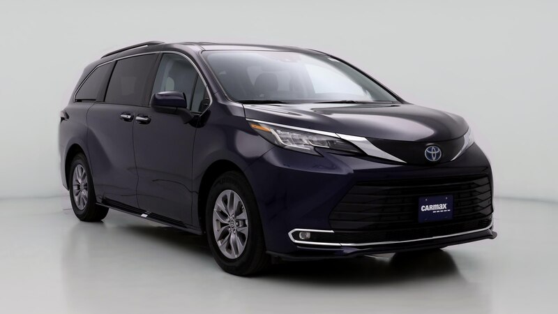 2023 Toyota Sienna XLE Hero Image