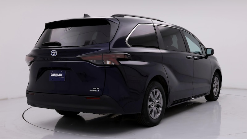 2023 Toyota Sienna XLE 8