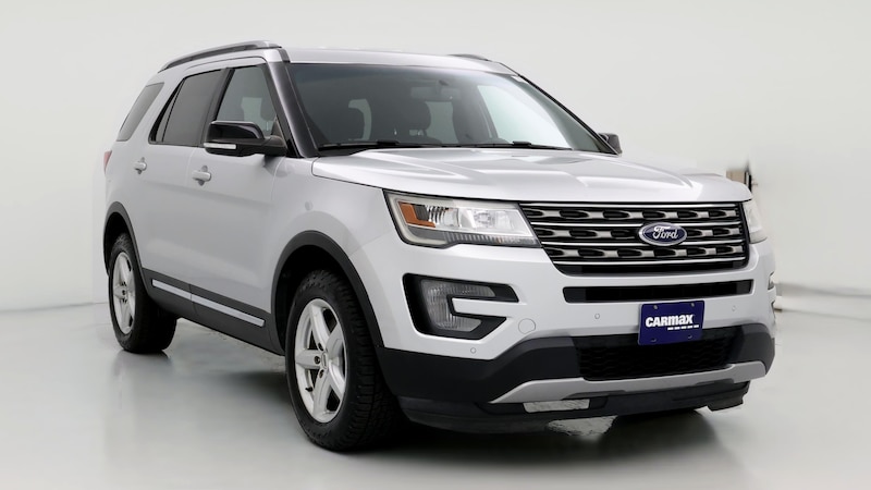 2017 Ford Explorer XLT Hero Image