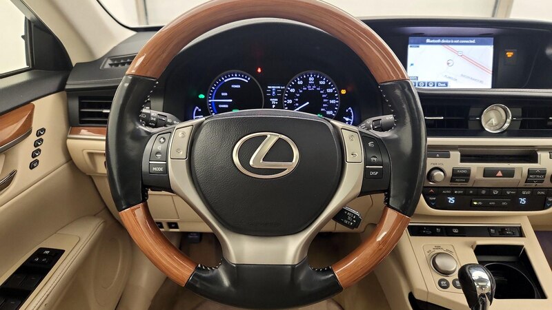 2015 Lexus ES Hybrid 300h 10