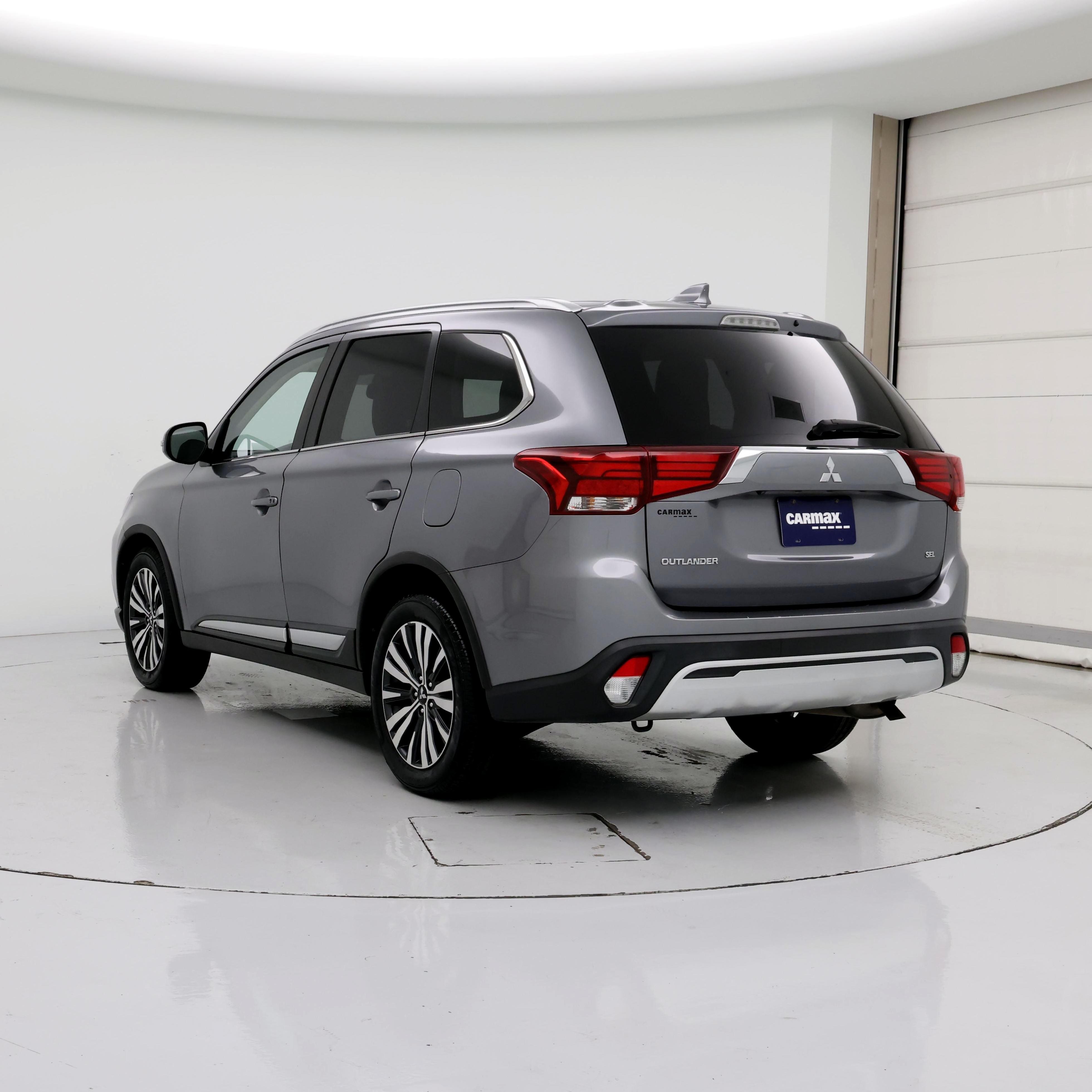 Thumbnail: 2020 Mitsubishi Outlander - 2