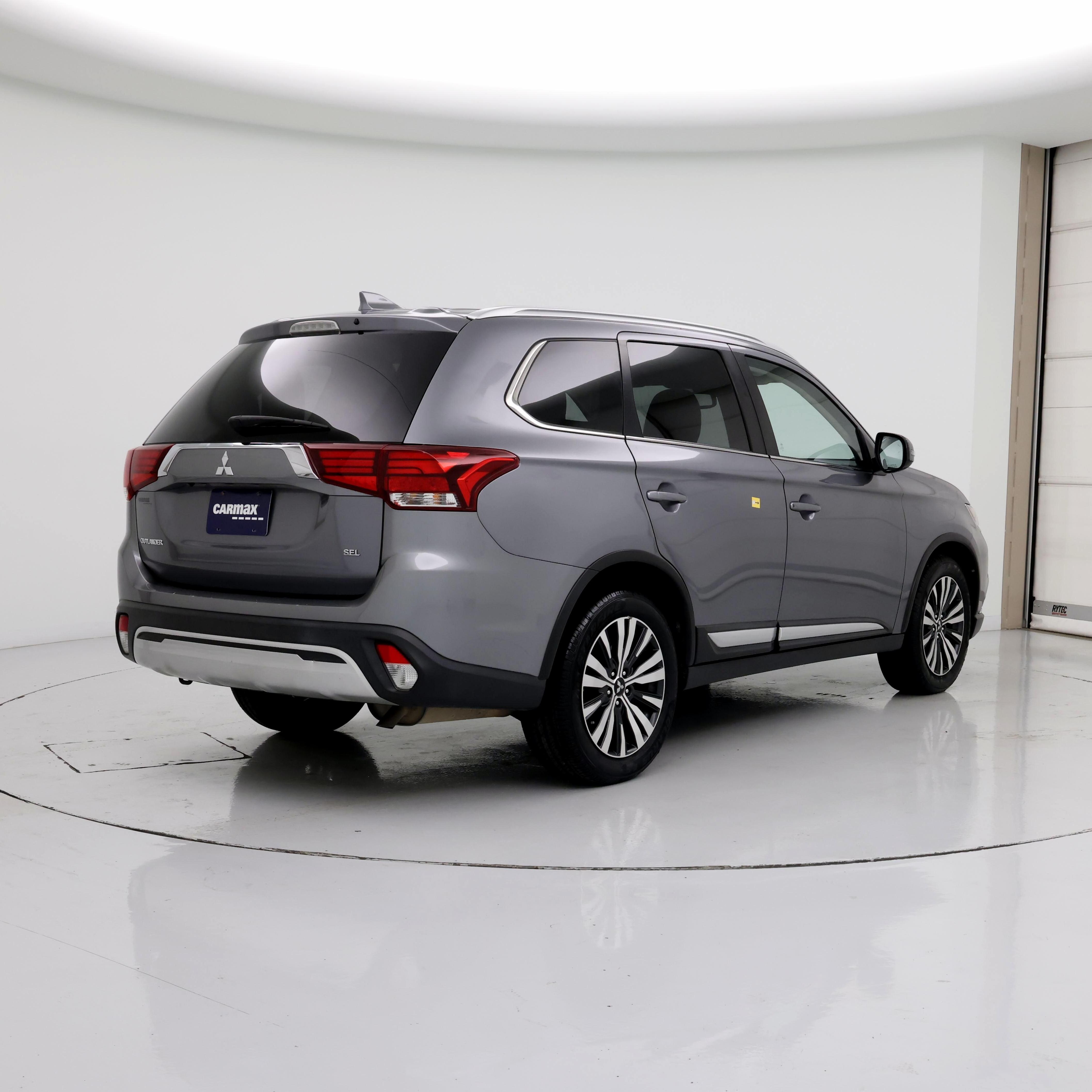 Thumbnail: 2020 Mitsubishi Outlander - 8