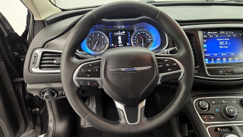 2015 Chrysler 200 Limited 10