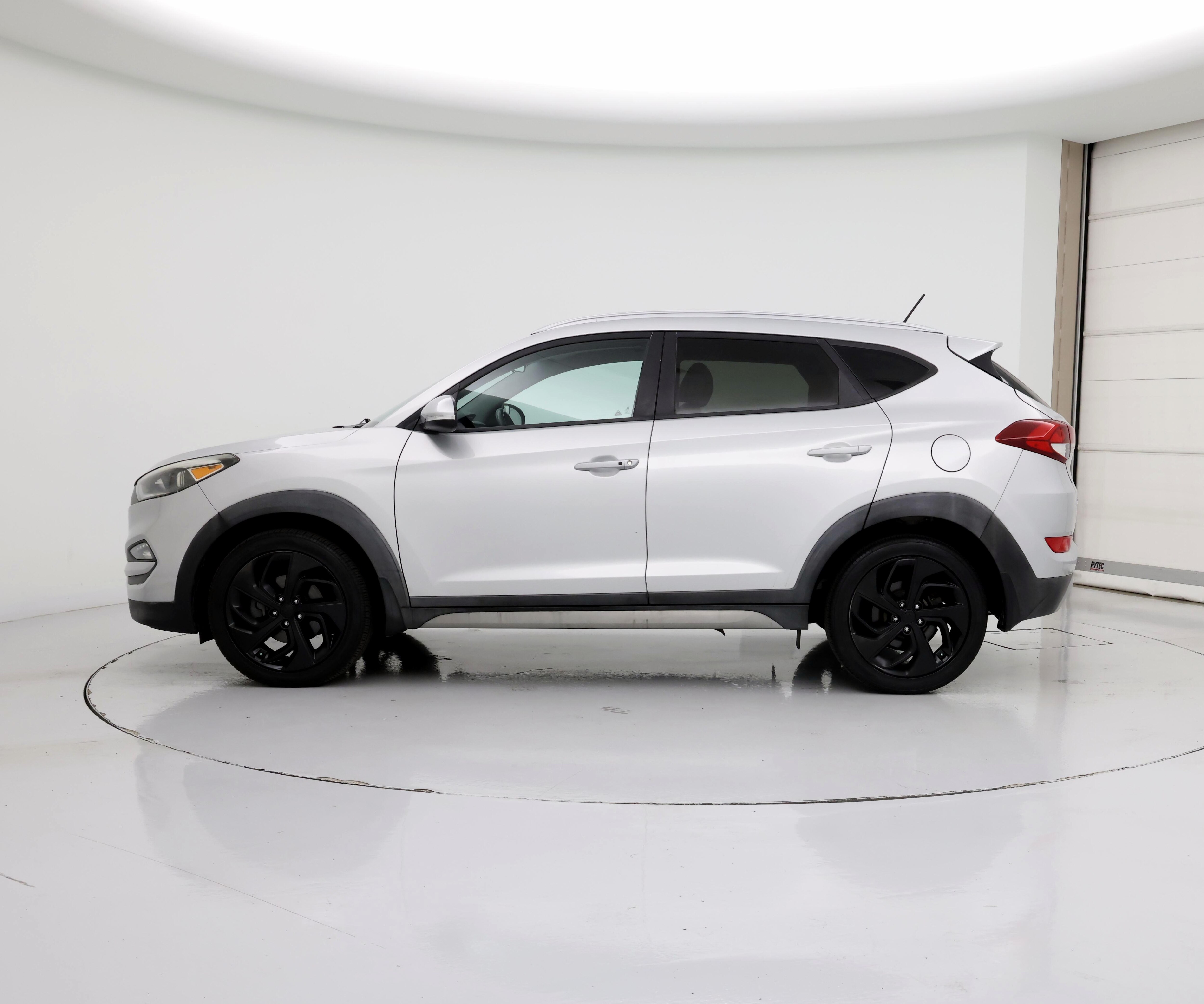 Thumbnail: 2017 Hyundai Tucson - 3