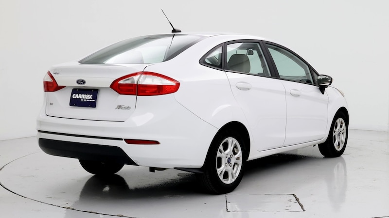 2015 Ford Fiesta SE 8