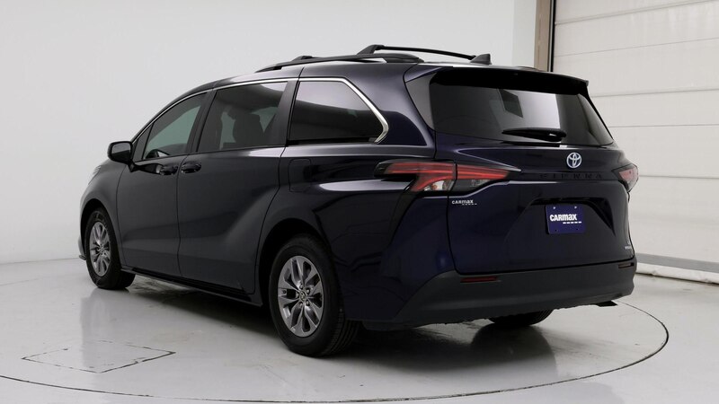 2021 Toyota Sienna LE 2