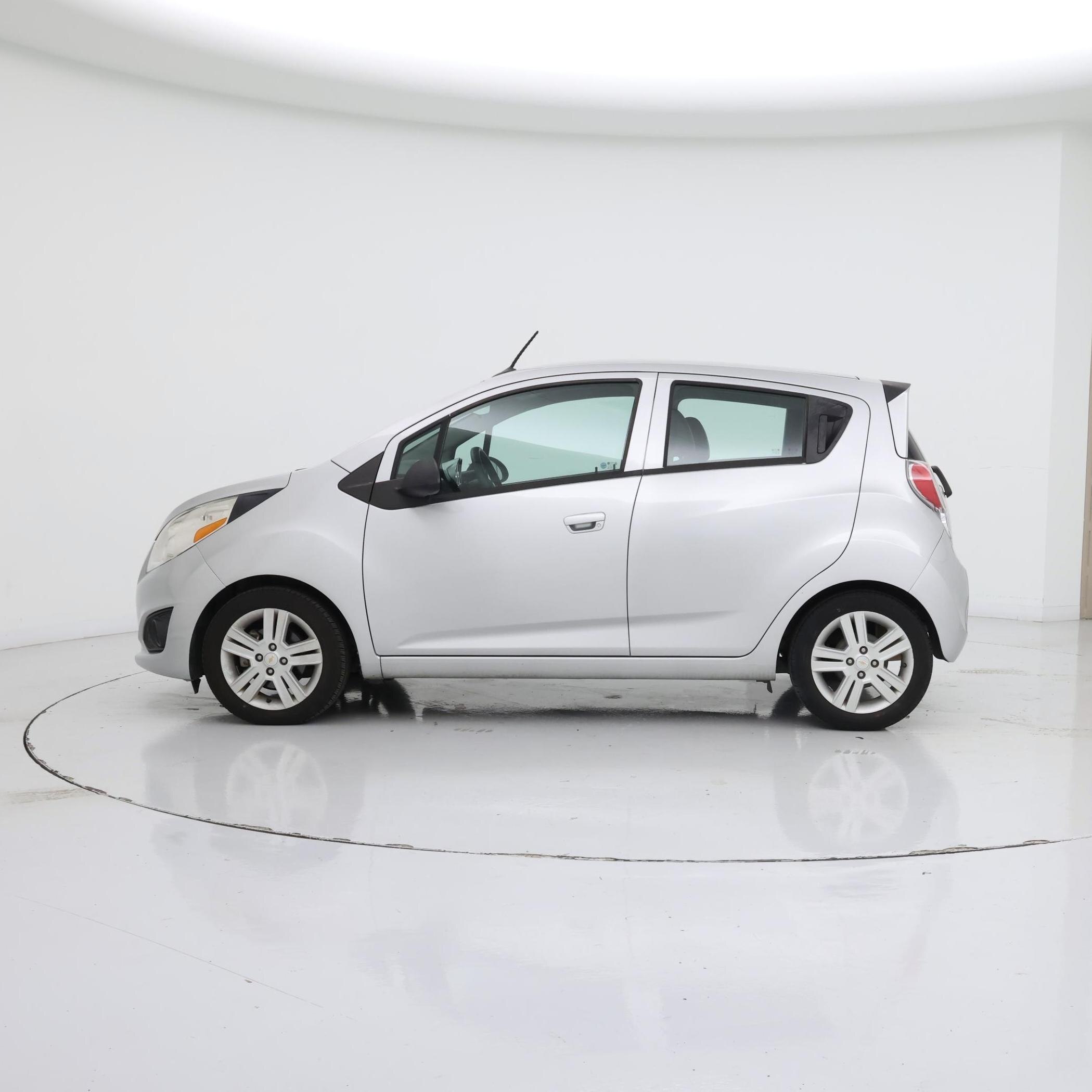 Thumbnail: 2014 Chevrolet Spark - 3