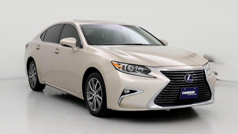 2016 Lexus ES Hybrid 300h Hero Image