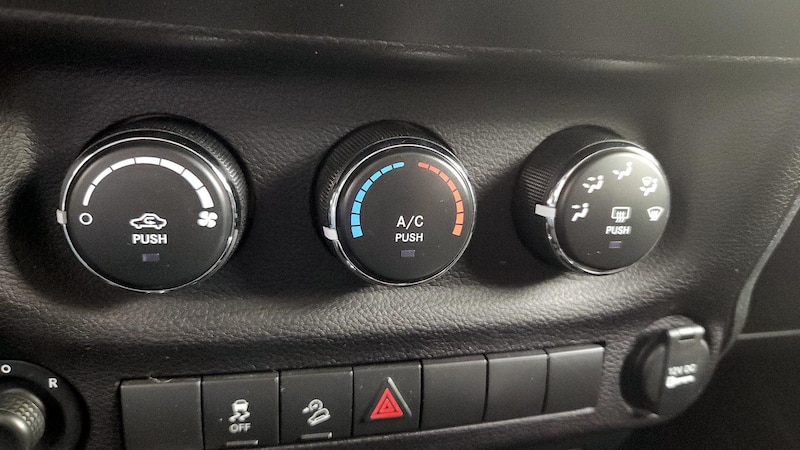 2018 Jeep Wrangler Unlimited Sport S 14