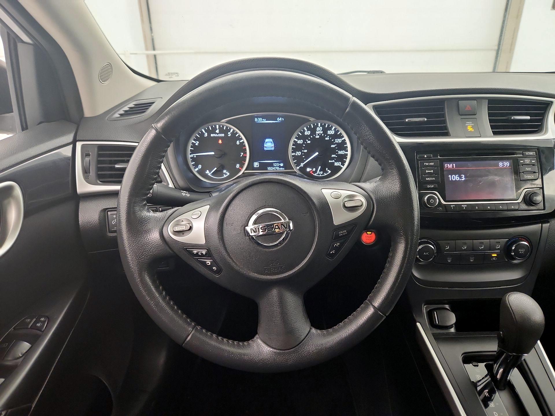 Thumbnail: 2016 Nissan Sentra - 10