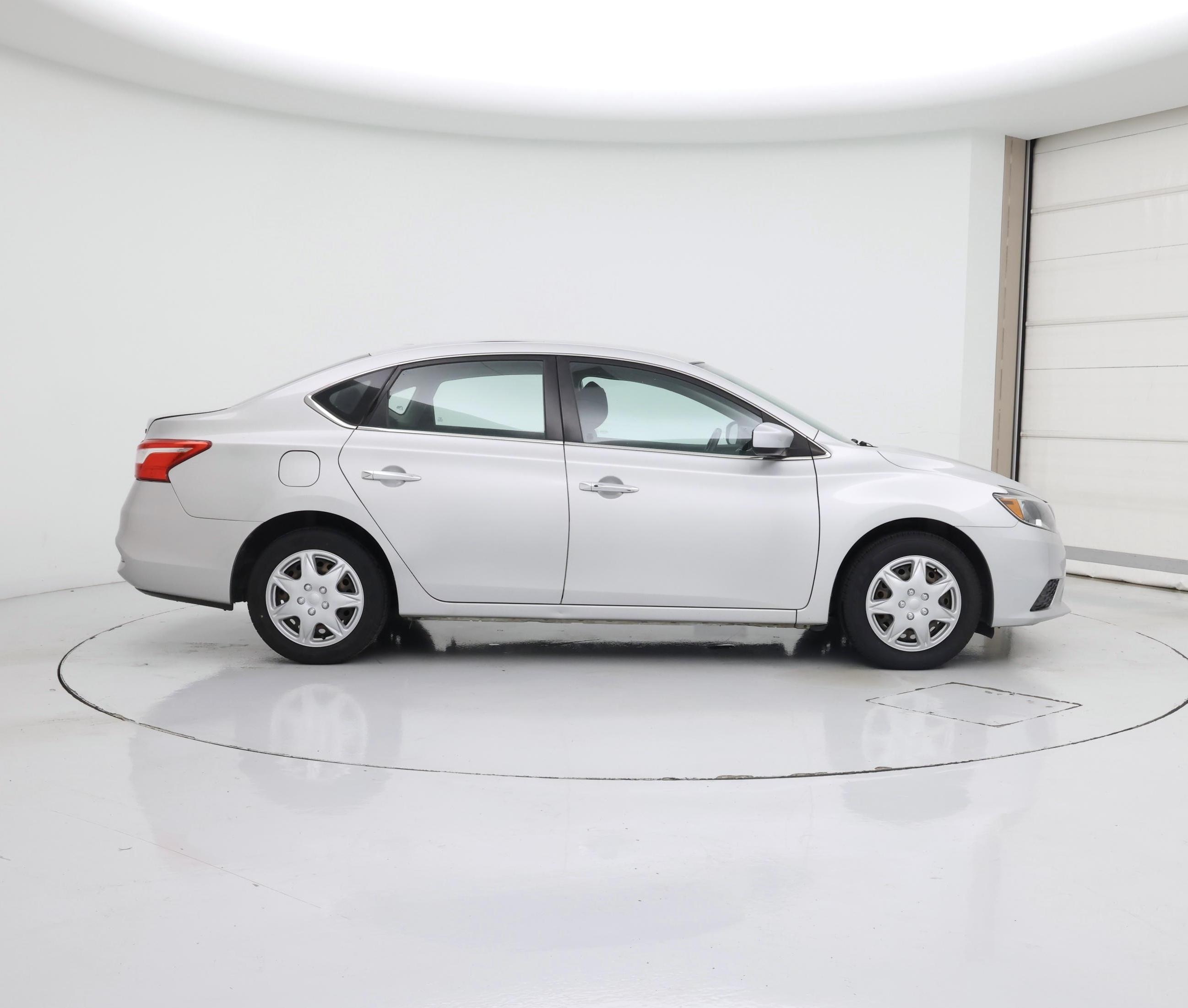 Thumbnail: 2016 Nissan Sentra - 7
