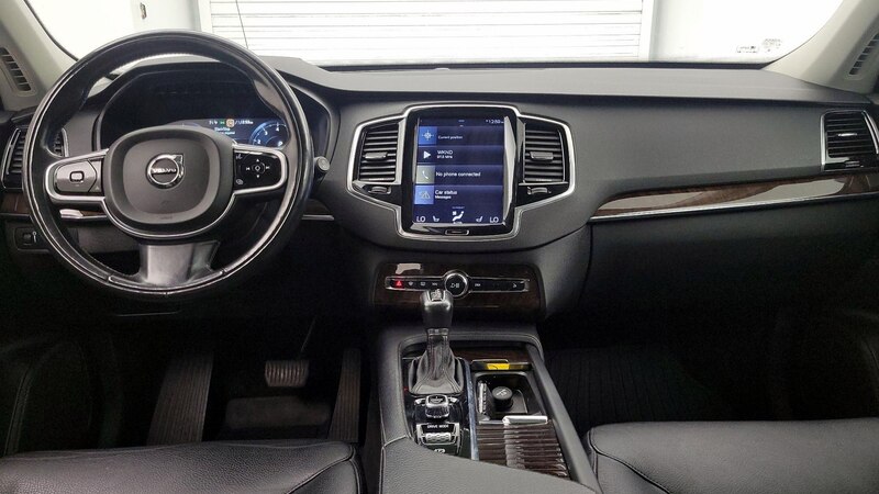 2016 Volvo XC90 T6 Momentum 9