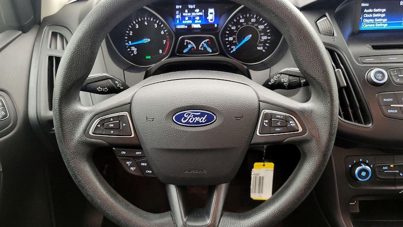 2015 Ford Focus SE 10