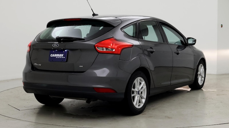 2015 Ford Focus SE 8