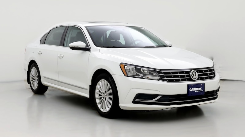 2017 Volkswagen Passat SE Hero Image