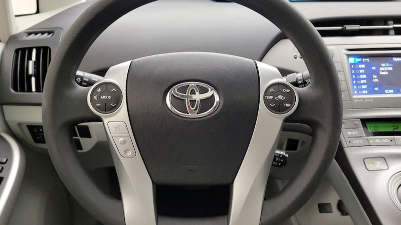 2014 Toyota Prius Three 10