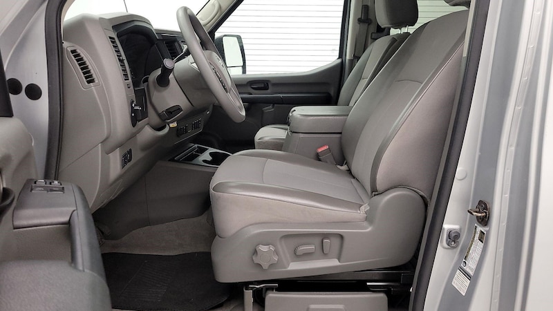 2018 Nissan NV 3500 S 11