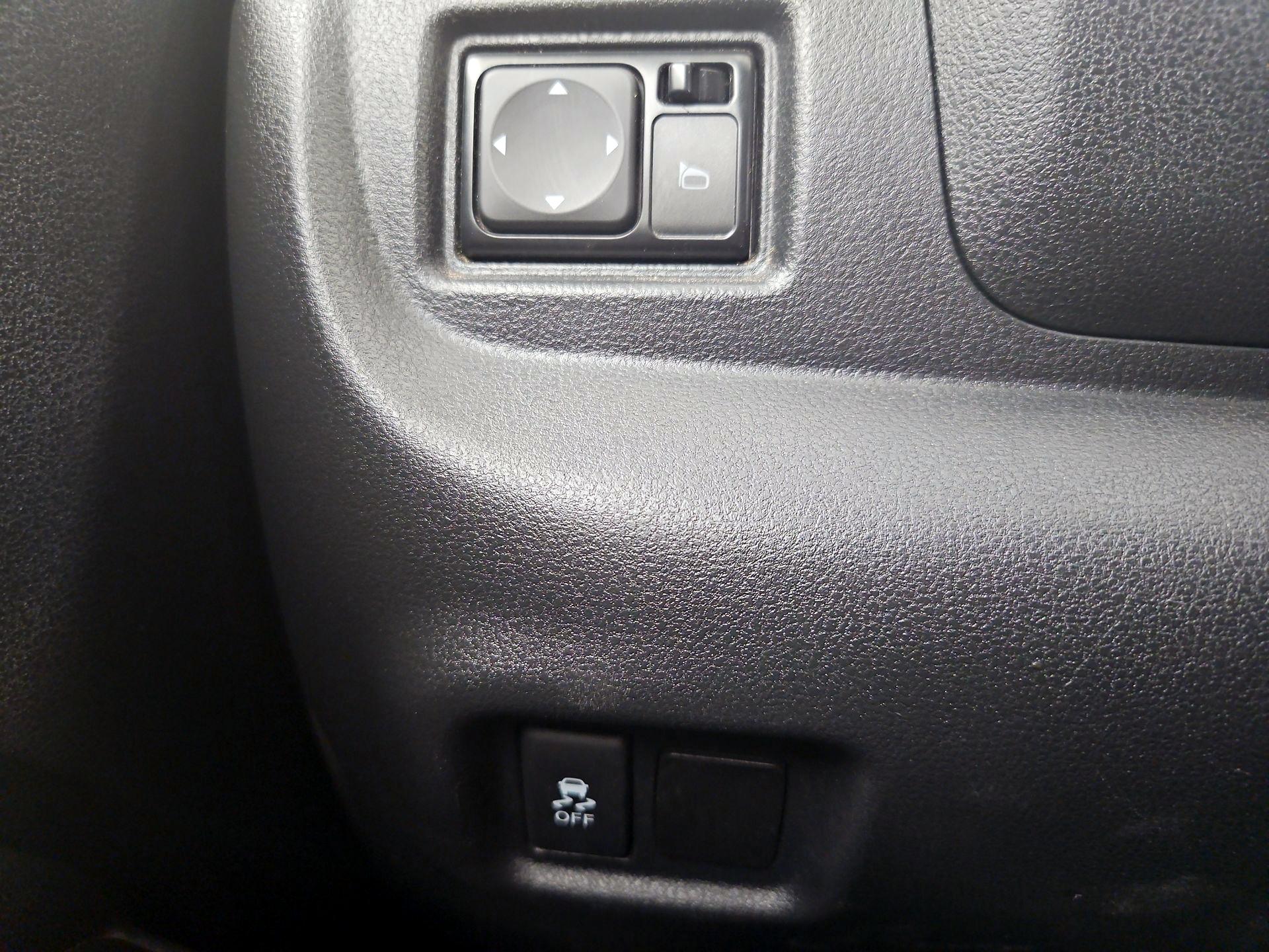 Thumbnail: 2016 Nissan Versa - 13