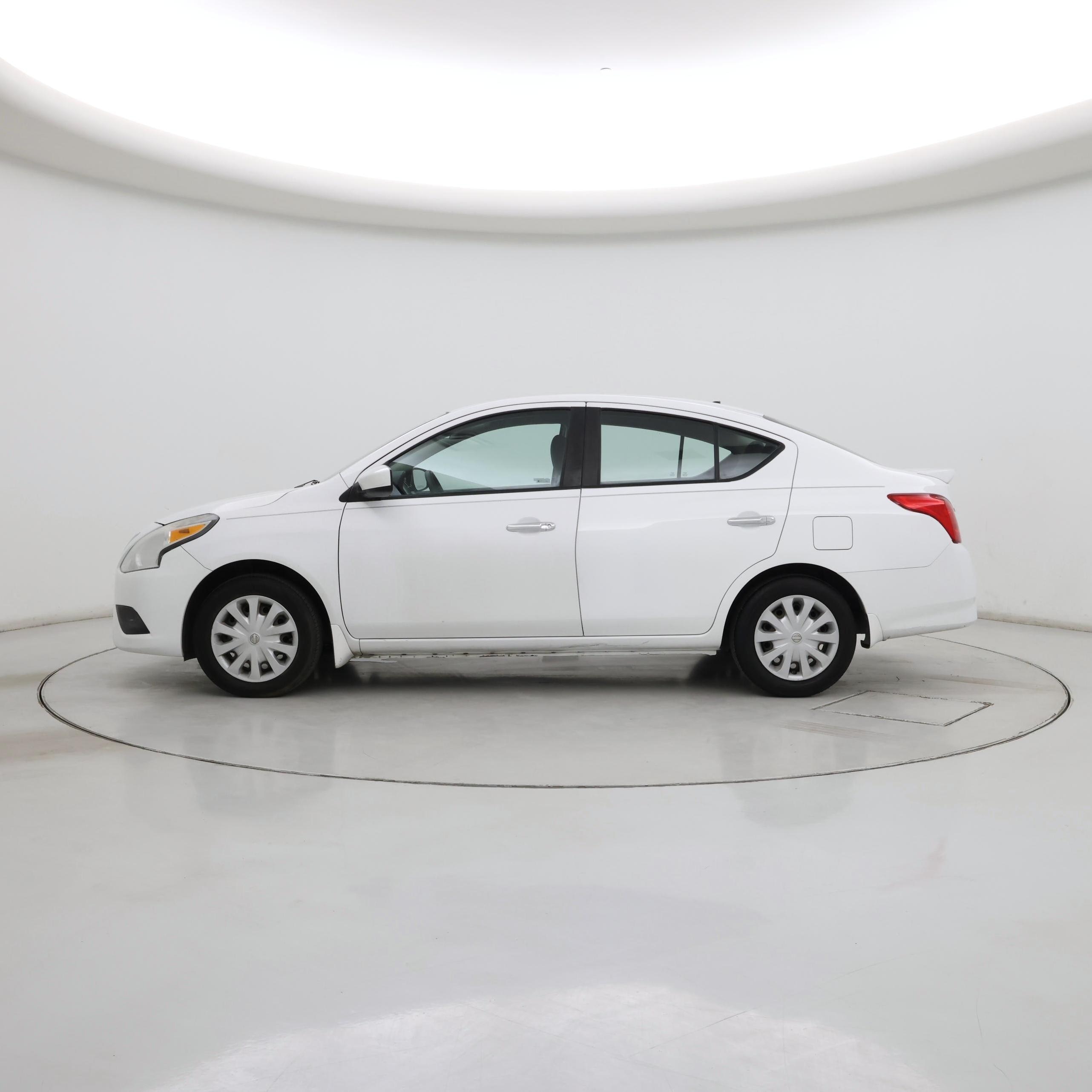 Thumbnail: 2016 Nissan Versa - 3