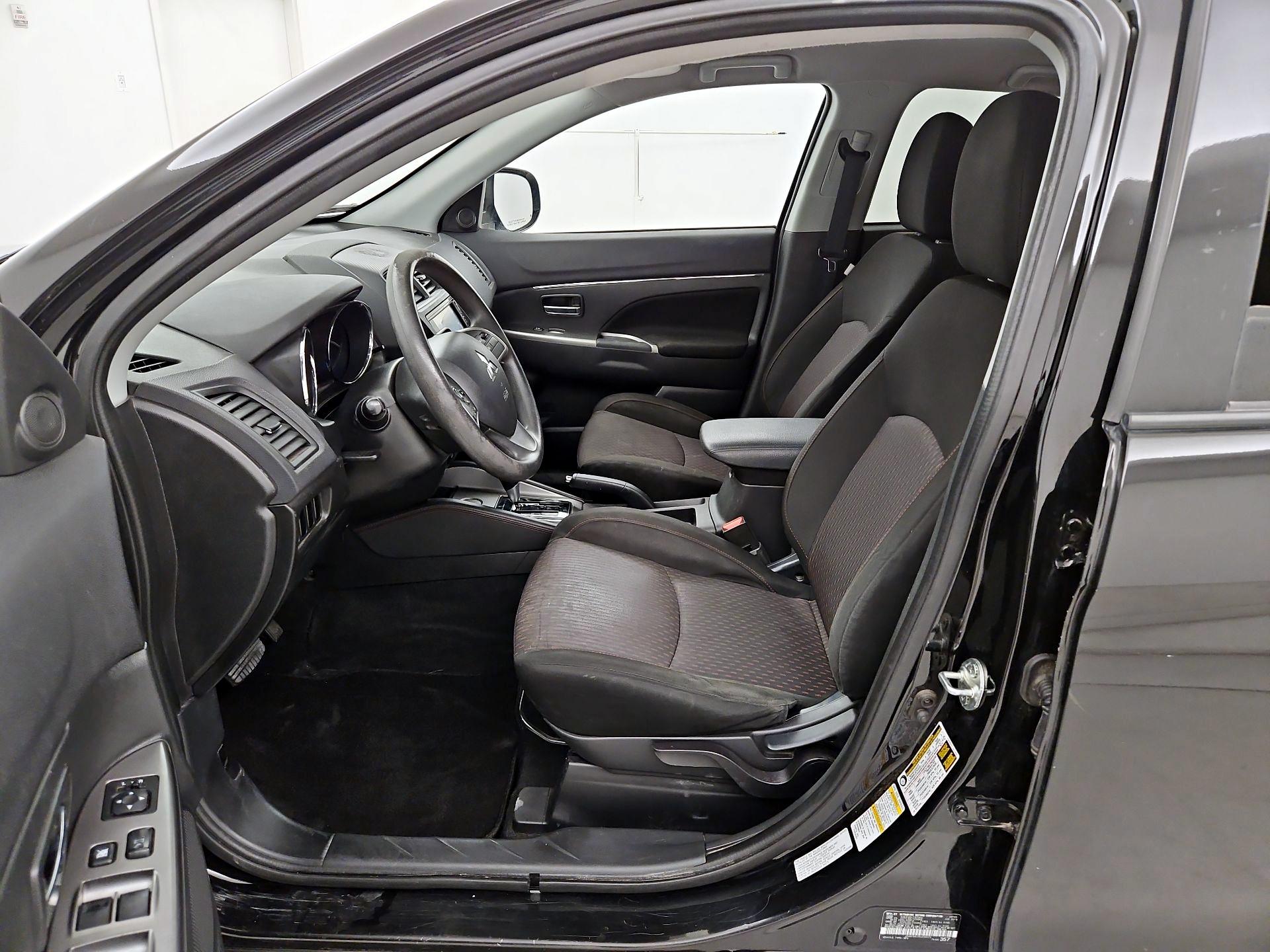 Thumbnail: 2019 Mitsubishi Outlander Sport - 11