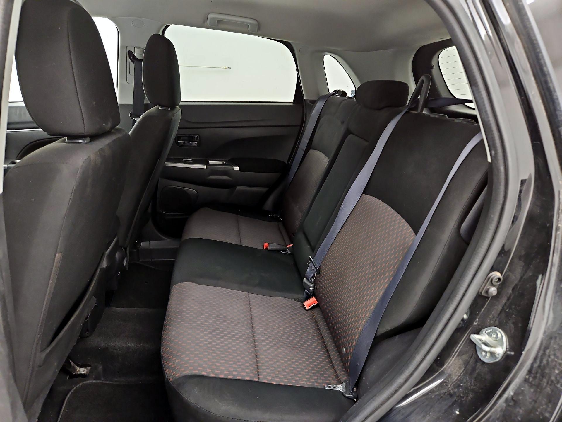 Thumbnail: 2019 Mitsubishi Outlander Sport - 19